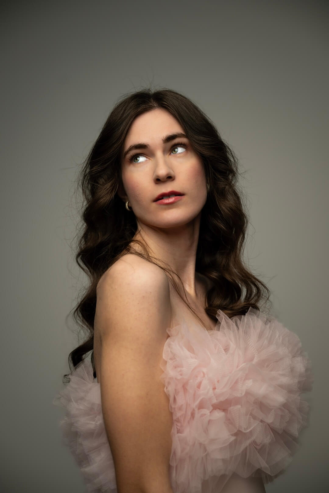 Fotografia portretowa kobiety w sukni